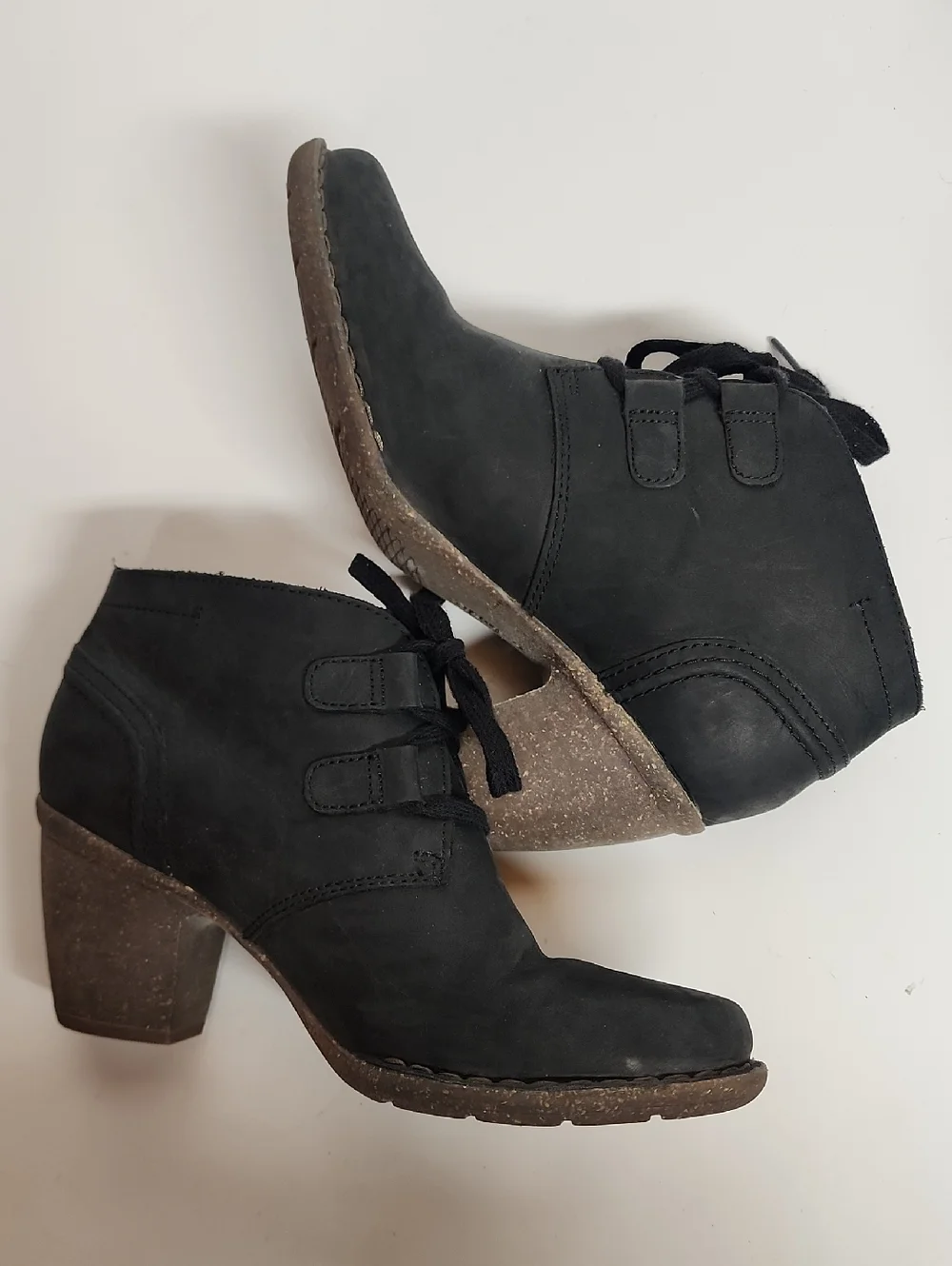 Clarks Unstructured Black Lace-Up Nubuck Ankle Booties with Block Heel Size 8.5
